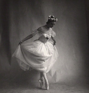 Markova en pointe, photo by  her friend Cecil Beaton
