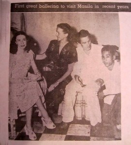 While on tour, Markova always enjoyed making time to visit local ballet schools to pass on her passion for dance.